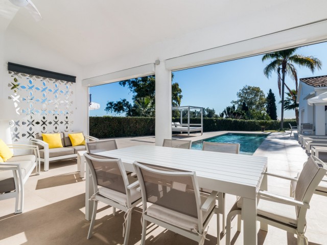 4 Bedrooms Villa in Benahavís