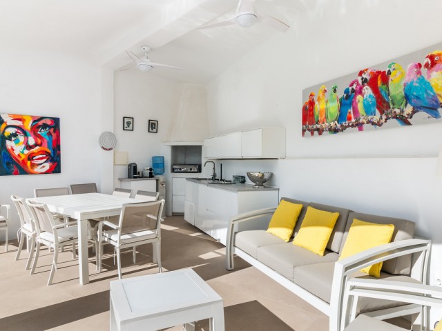 4 Bedrooms Villa in Benahavís