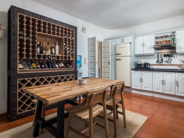 4 Bedrooms Villa in Benahavís