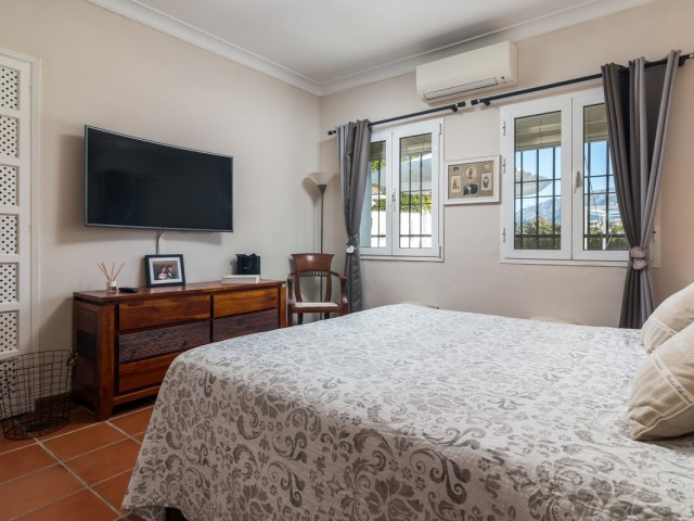 4 Bedrooms Villa in Benahavís