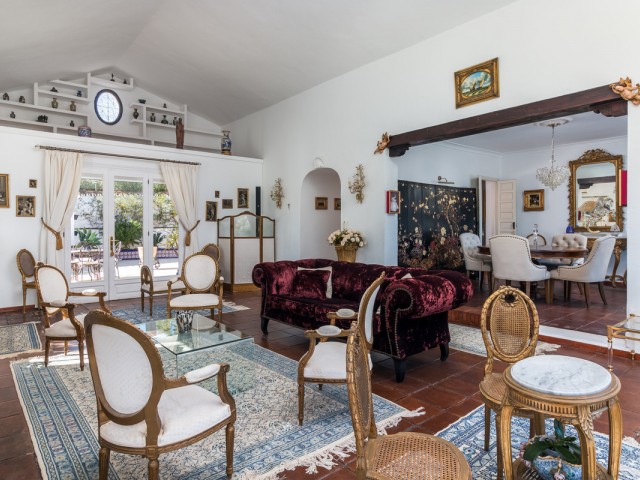 4 Bedrooms Villa in Benahavís