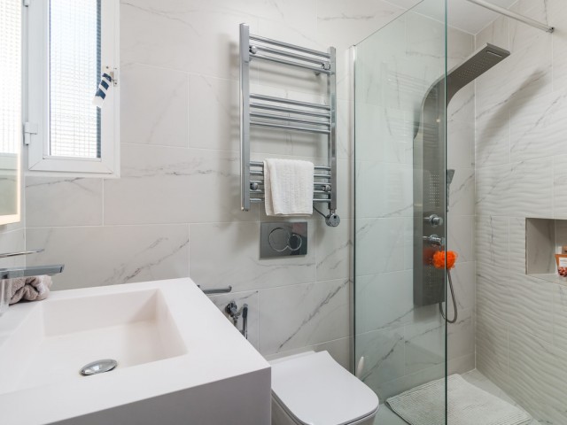 4 Bedrooms Villa in Benahavís