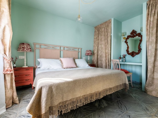 Adosado con 4 Dormitorios  en San Pedro de Alcántara