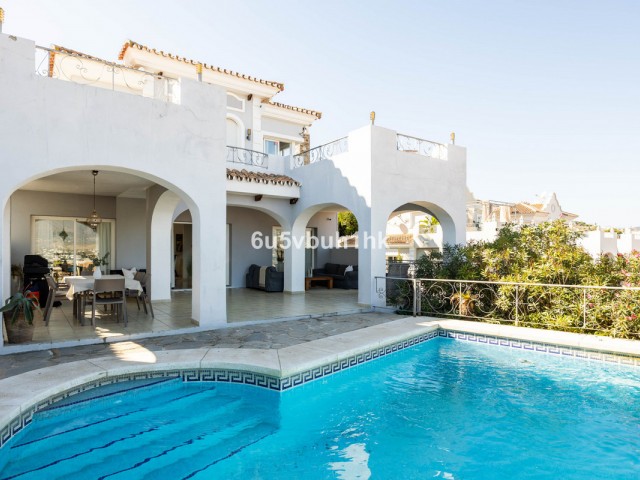 6 Schlafzimmer Reihenhaus in Mijas