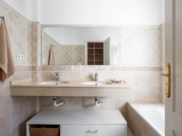 6 Schlafzimmer Reihenhaus in Mijas