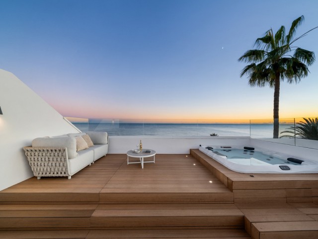 5 Bedrooms Villa in New Golden Mile