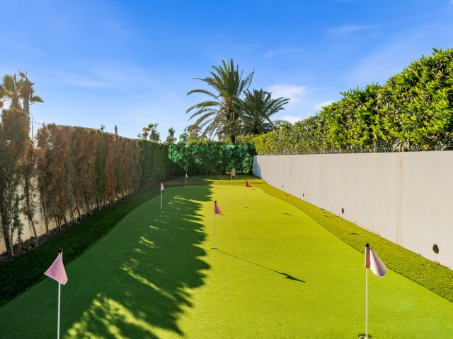 5 Soveroms Villa i New Golden Mile