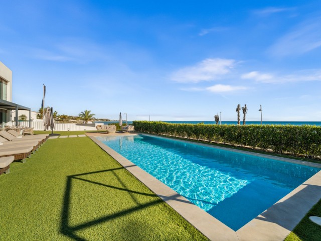 5 Soveroms Villa i New Golden Mile