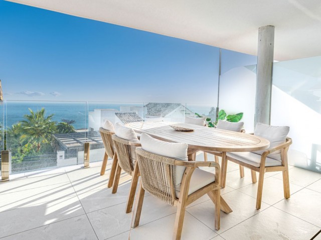 Apartamento con 2 Dormitorios  en Benalmadena