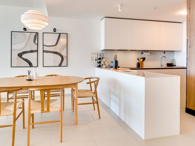 Apartamento con 2 Dormitorios  en Benalmadena