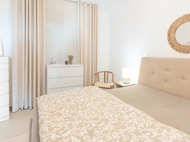 Apartamento con 2 Dormitorios  en Benalmadena