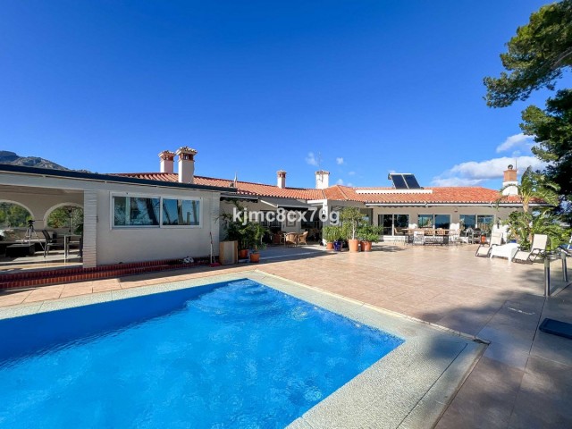 7 Bedrooms Villa in Torremolinos