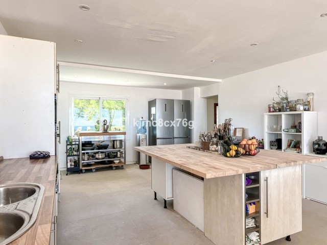 7 Bedrooms Villa in Torremolinos