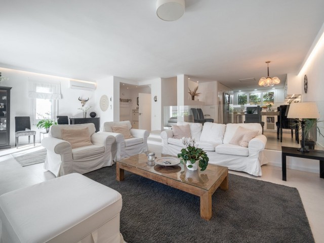 4 Bedrooms Townhouse in Marbella