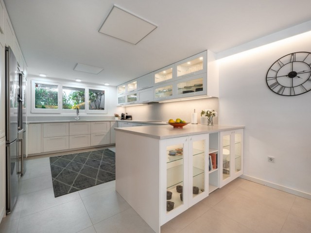 4 Bedrooms Townhouse in Marbella