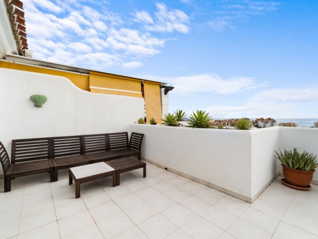 Apartamento con 2 Dormitorios  en Benalmadena