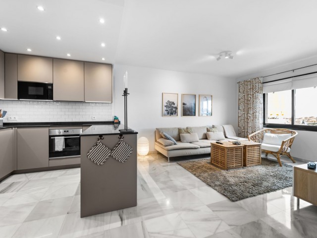 Apartamento con 2 Dormitorios  en Benalmadena