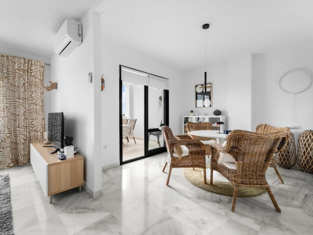 Apartamento con 2 Dormitorios  en Benalmadena