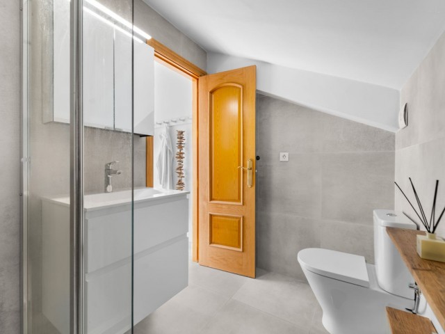 Apartamento con 2 Dormitorios  en Benalmadena