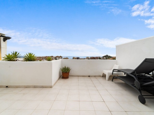 Apartamento con 2 Dormitorios  en Benalmadena