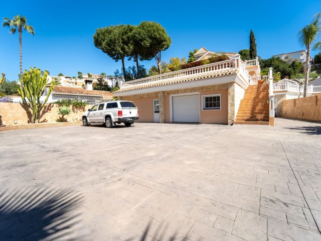 5 Bedrooms Villa in Mijas
