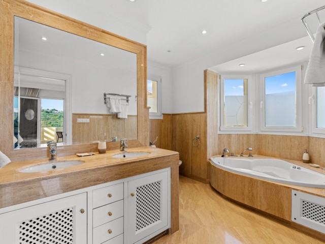 Penthouse in Casares Playa