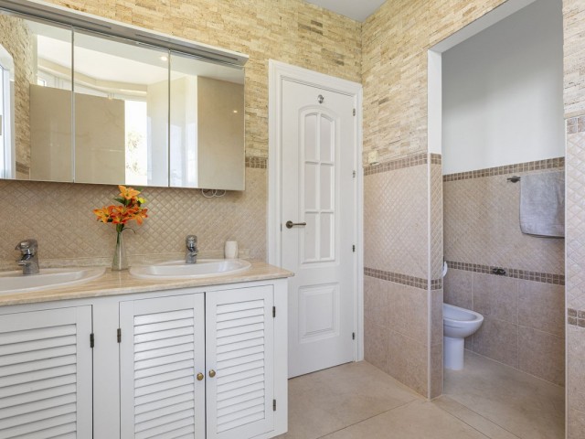 3 Bedrooms Apartment in Benahavís