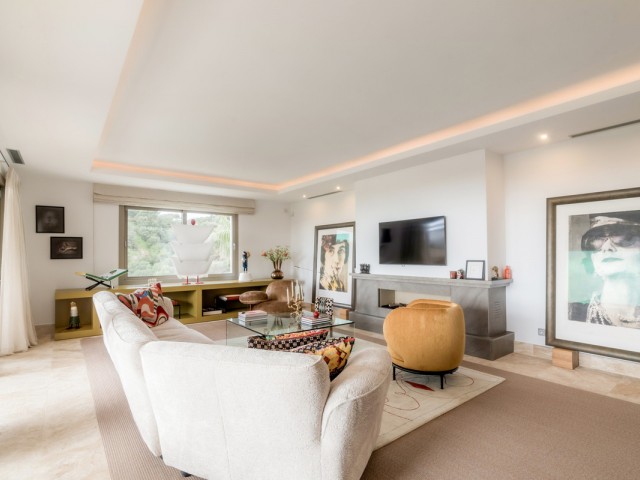 5 Bedrooms Villa in Benahavís