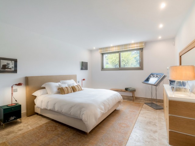 5 Bedrooms Villa in Benahavís