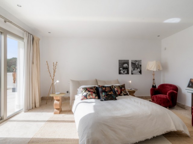 5 Bedrooms Villa in Benahavís