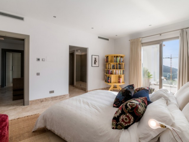 5 Bedrooms Villa in Benahavís