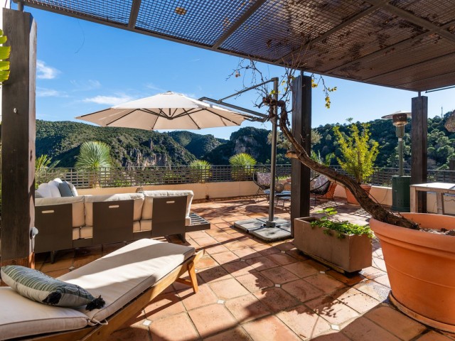 4 Bedrooms Townhouse in Benahavís