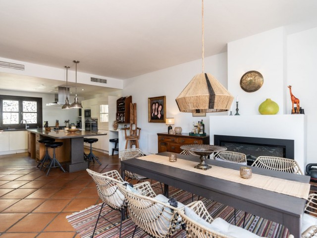 4 Bedrooms Townhouse in Benahavís