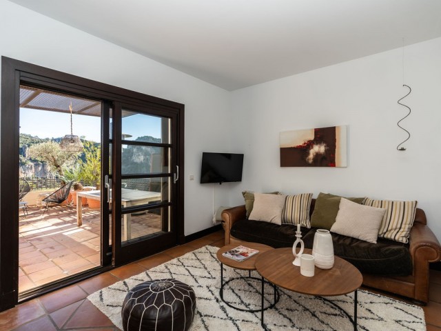 4 Bedrooms Townhouse in Benahavís