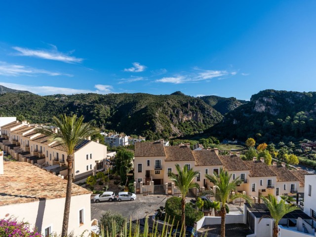 4 Bedrooms Townhouse in Benahavís