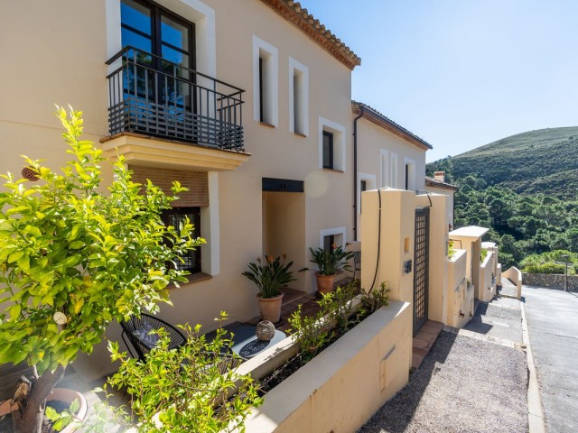 4 Bedrooms Townhouse in Benahavís