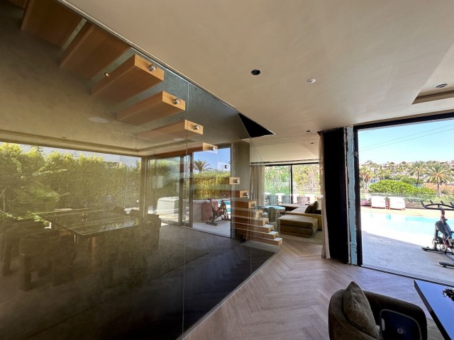 4 Bedrooms Villa in Estepona