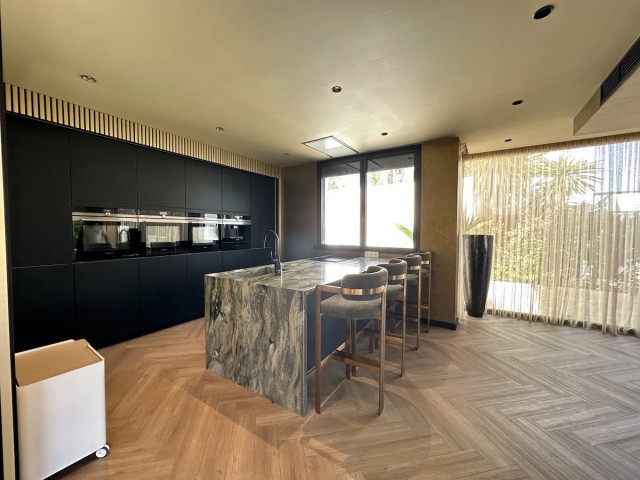 4 Bedrooms Villa in Estepona