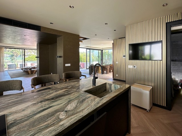 4 Bedrooms Villa in Estepona