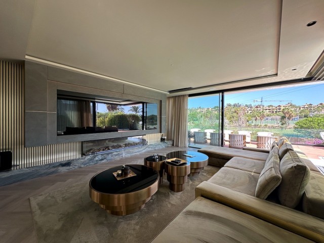 4 Bedrooms Villa in Estepona