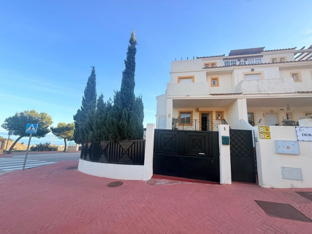 3 Bedrooms Villa in Benalmadena