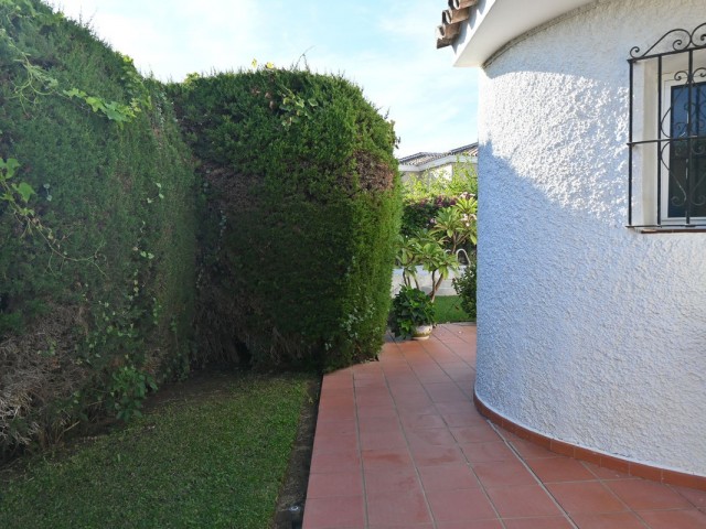 4 Bedrooms Villa in Mijas