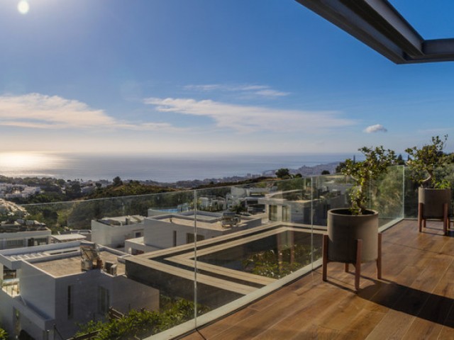 5 Bedrooms Villa in Mijas