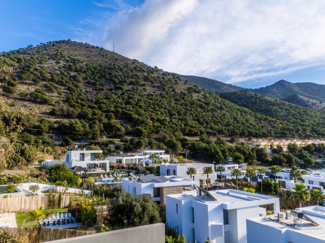 5 Bedrooms Villa in Mijas