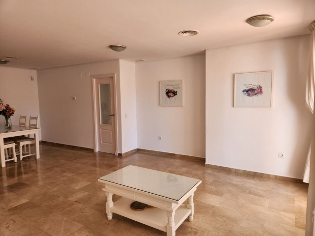 Apartamento con 2 Dormitorios  en Benalmadena