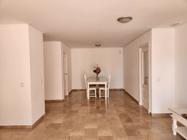 Apartamento con 2 Dormitorios  en Benalmadena
