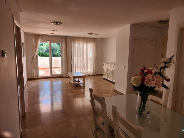 Apartamento con 2 Dormitorios  en Benalmadena