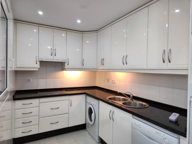 Apartamento con 2 Dormitorios  en Benalmadena