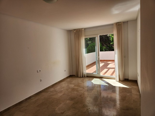 Apartamento con 2 Dormitorios  en Benalmadena
