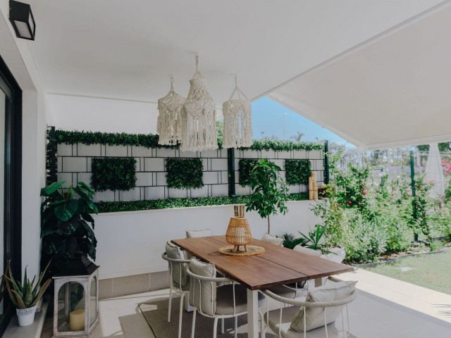 Apartamento con 2 Dormitorios  en Selwo